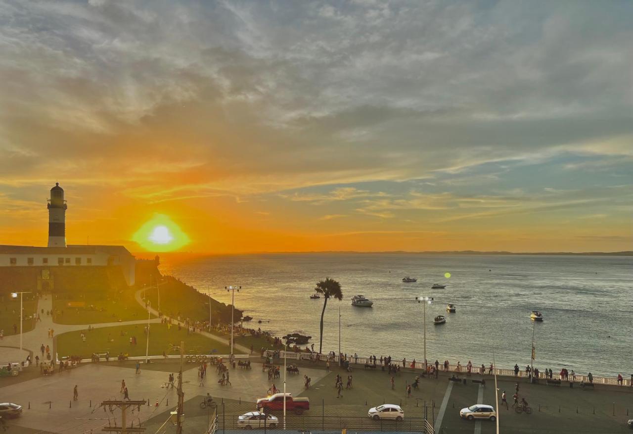 Apartamento No Farol Da Barra. Vista Deslumbrante Para O Mar! No Circuito Do Carnaval. Ao Lado Do Porto Da Barra ! サルバドール エクステリア 写真